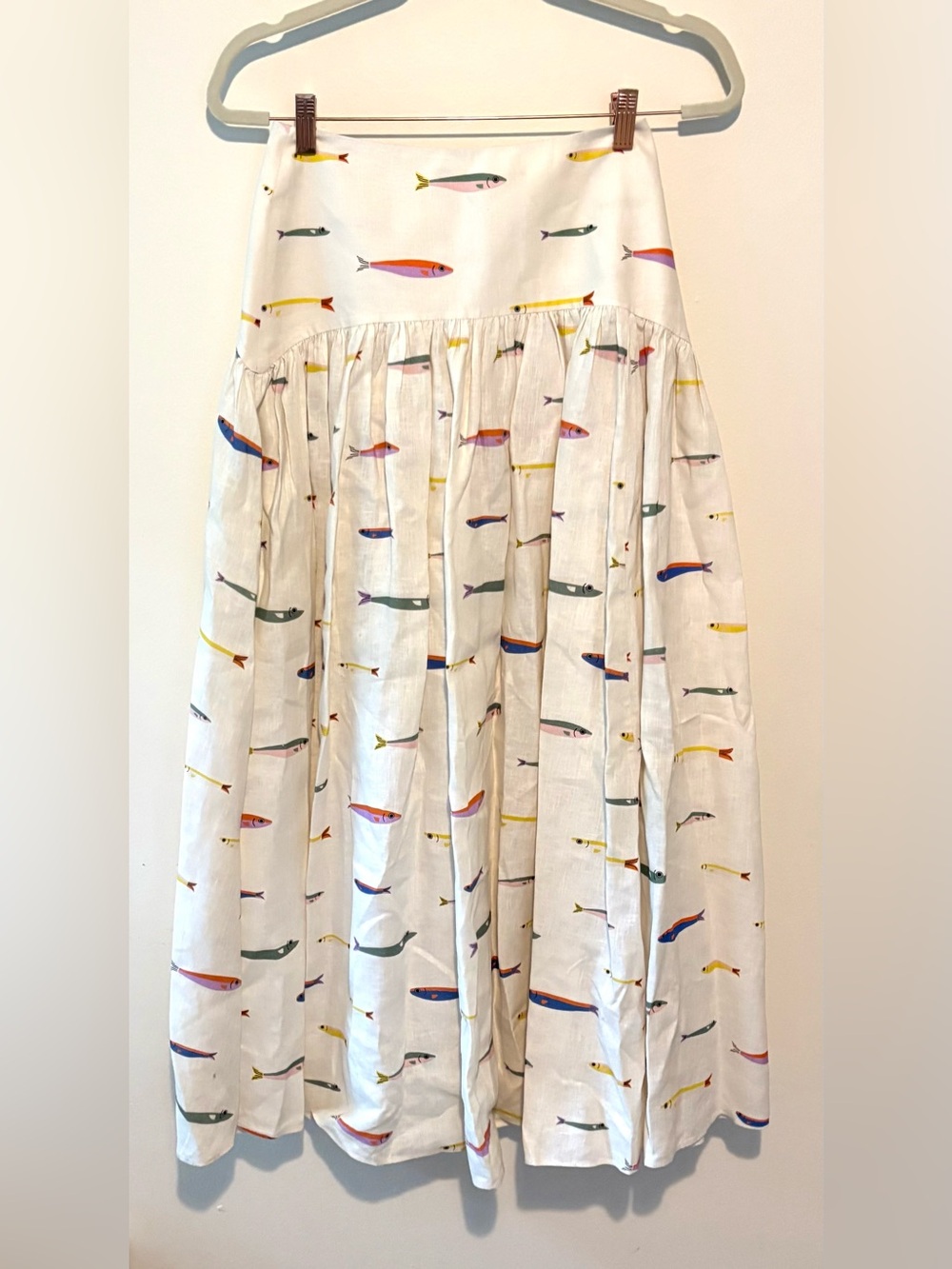 Staud Procida linen maxi skirt in pop sardines fish print - Picture 5 of 9